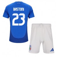 Maglia Calcio Italia Alessandro Bastoni #23 Prima Divisa Bambino Europei 2024 Manica Corta (+ pantaloncini)